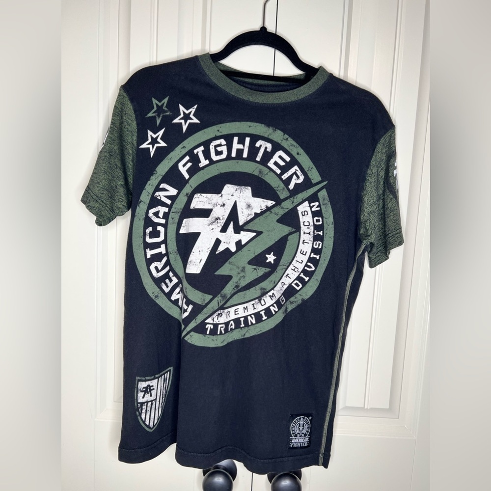 American Fighter Men’s Exclusive by Buckle Black, Green & White T Shirt Size S